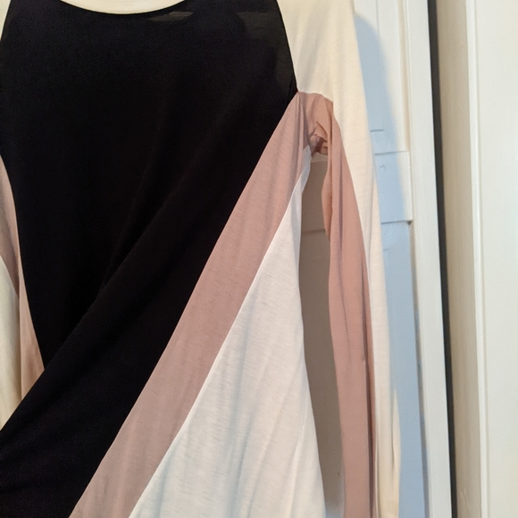 Long sleeve top from BCBGMaxazria - Picture 2 of 4